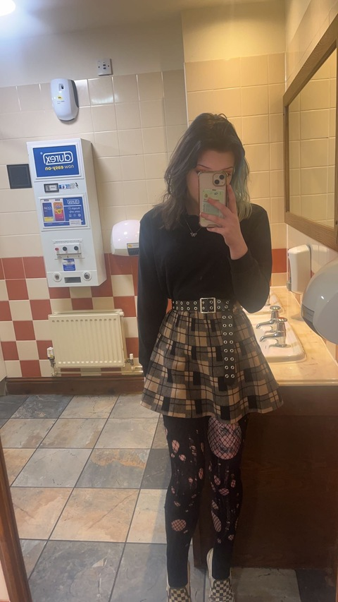 Leaked coatknee_l header onlyfans leaked
