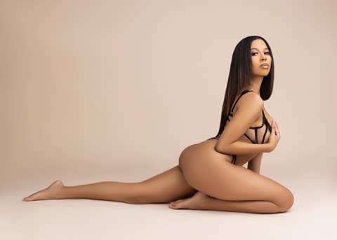 emmmyxo OnlyFans - Free Access to 93 Videos & 185 Photos Onlyfans Free Access