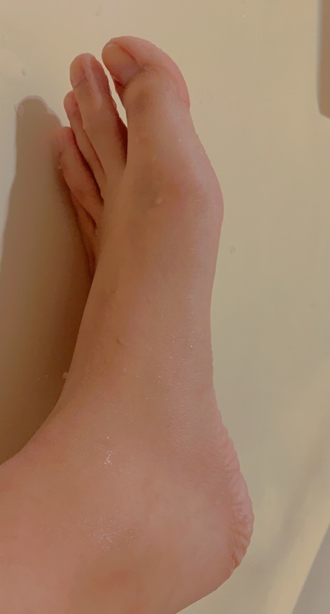 feetoroma OnlyFans - Free Access to 32 Videos & 49 Photos Onlyfans Free Access
