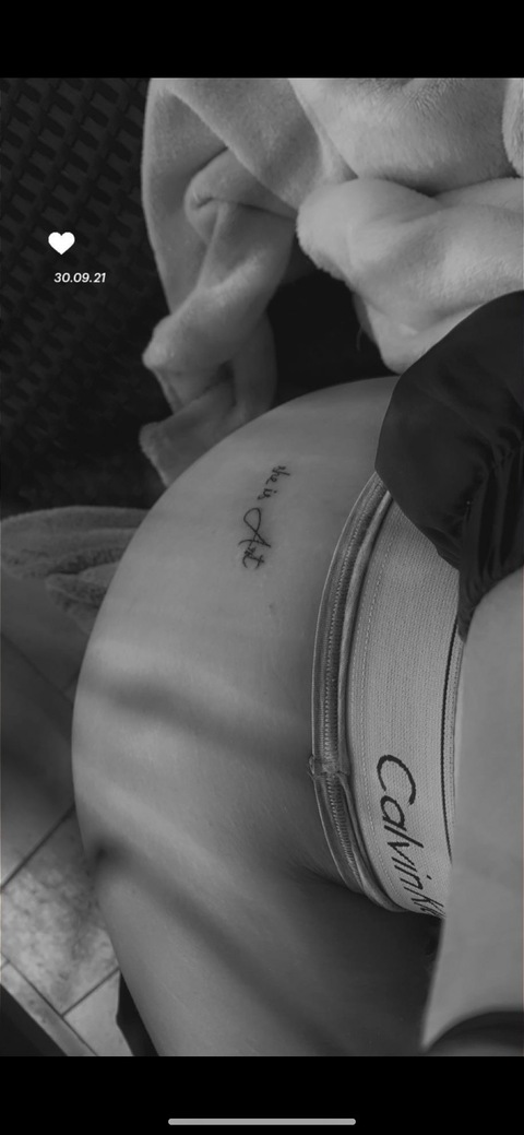 Leaked lauraxtt header onlyfans leaked