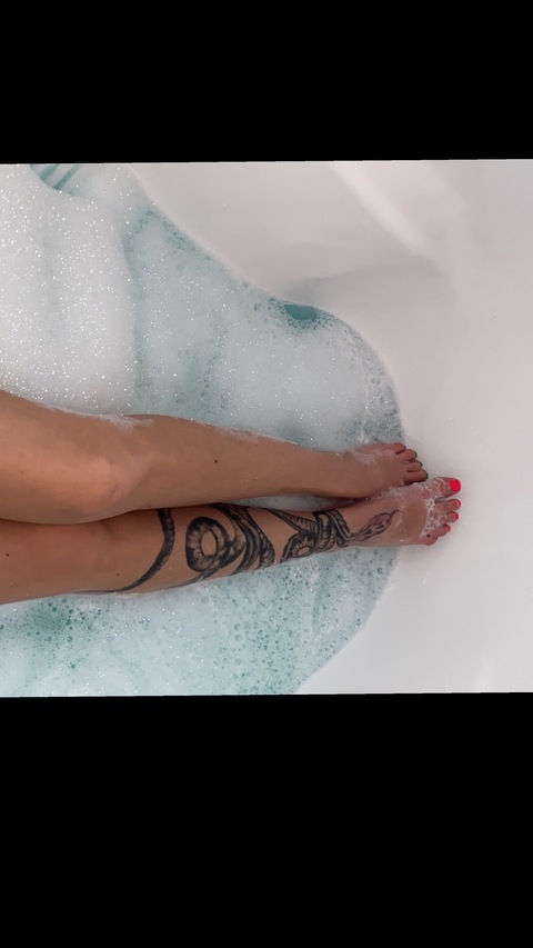 Leaked leonie_flessers header onlyfans leaked