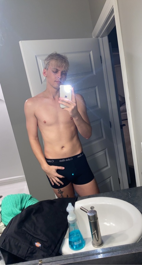 Leaked logan_youngxxx header onlyfans leaked