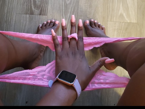 Leaked nerdwithcurvez header onlyfans leaked