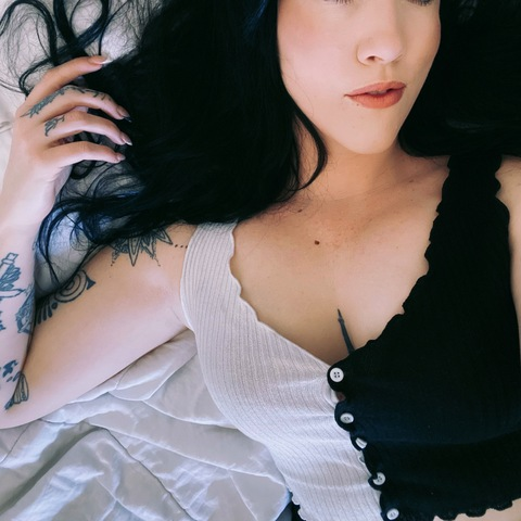 nikki2233 OnlyFans - Free Access to 32 Videos & 49 Photos Onlyfans Free Access