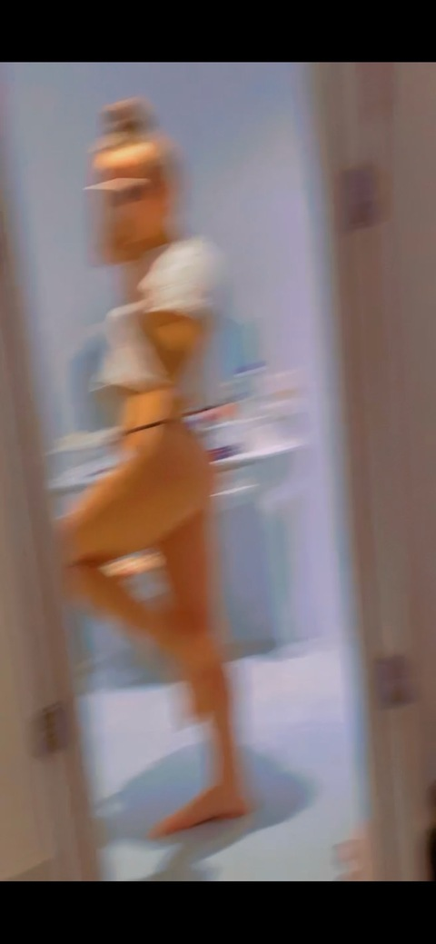 sarahxxx_03 OnlyFans - Free Access to 32 Videos & 49 Photos Onlyfans Free Access