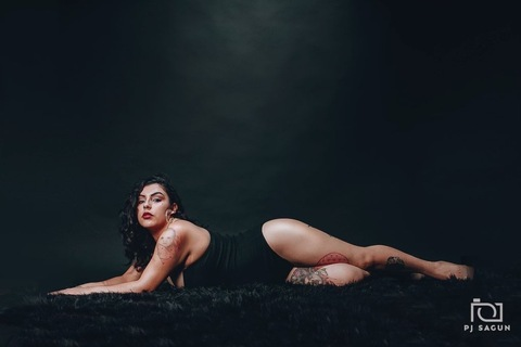 Leaked therealqueenhoneyb header onlyfans leaked