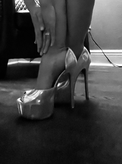 Leaked wife_curves header onlyfans leaked